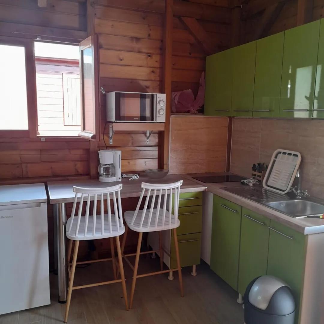 Gite De Germaine Sainte-Anne  Extérieur photo