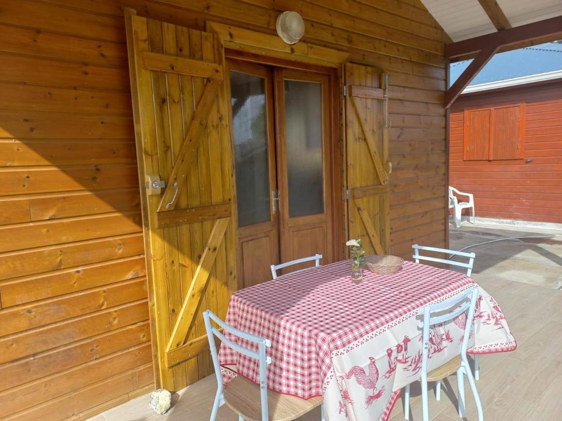 Gite De Germaine Sainte-Anne  Extérieur photo