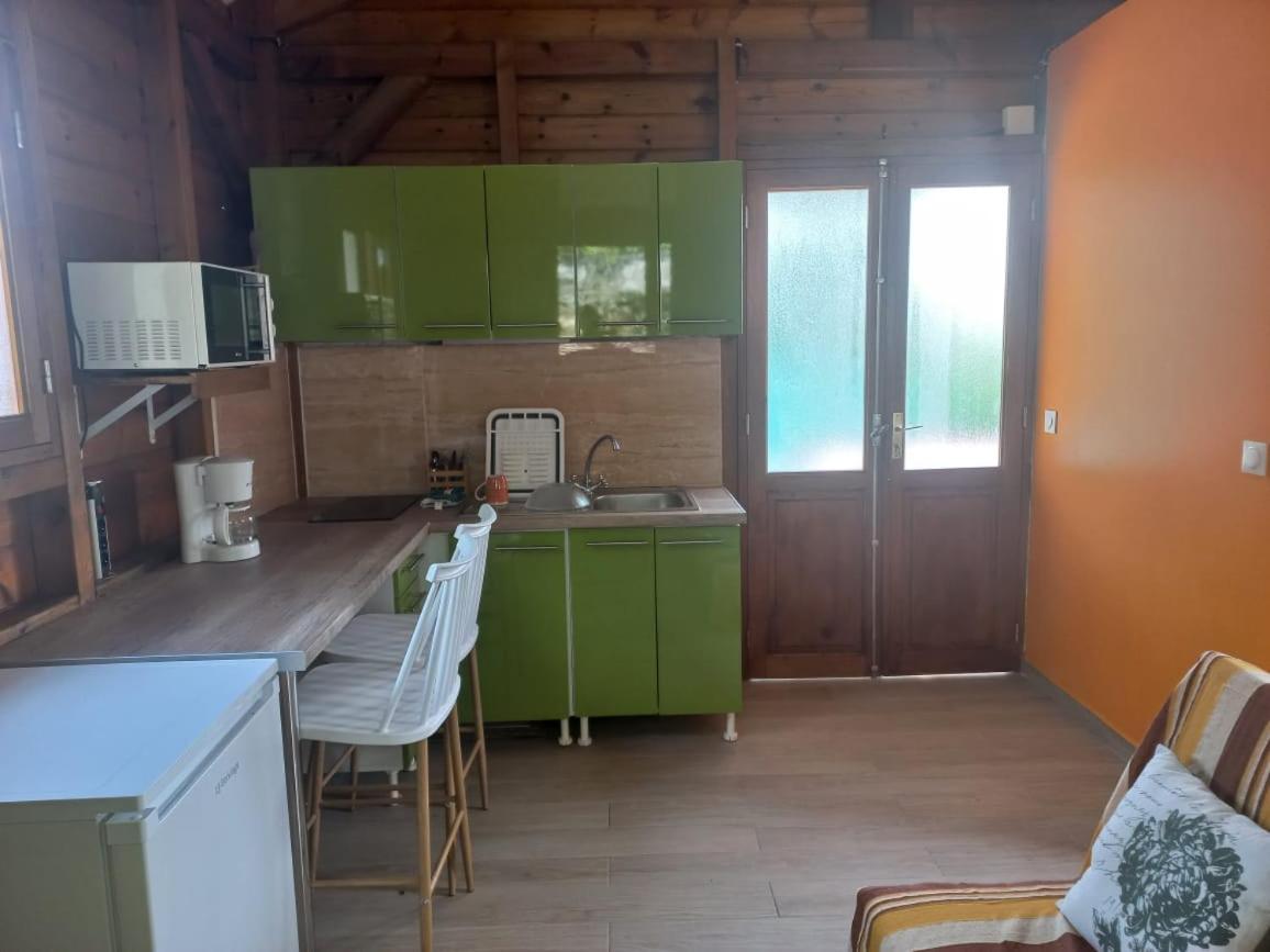 Gite De Germaine Sainte-Anne  Extérieur photo